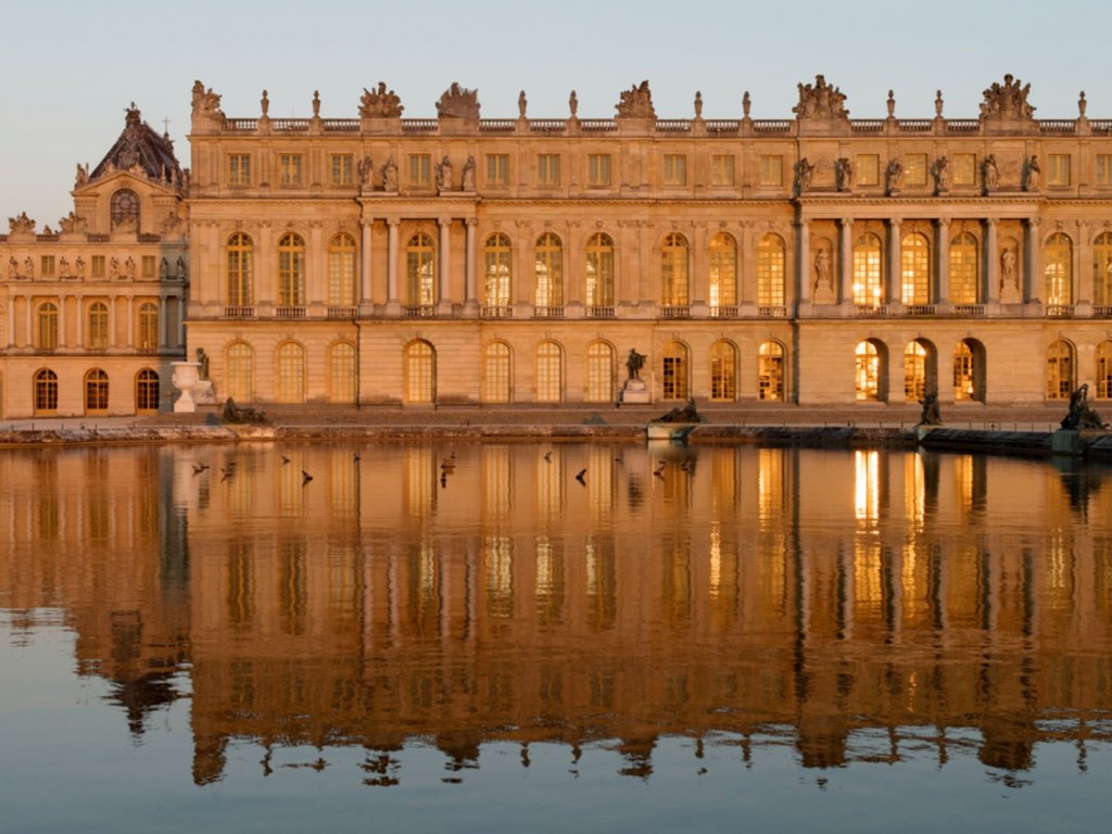 Palatul Versailles s-a transformat în hotel