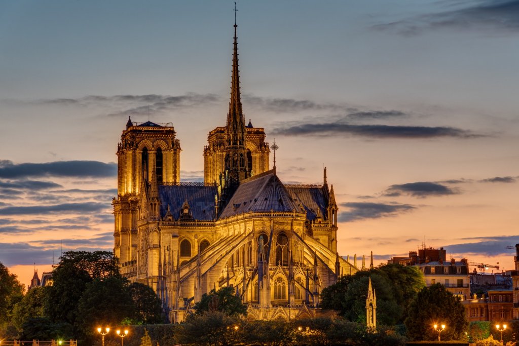 Unelte de secol XII folosite la refacerea catedralei Notre-Dame